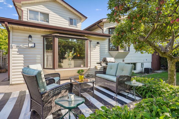 Photo 37 at 2335 Wyandotte Drive, WO West, Oakville