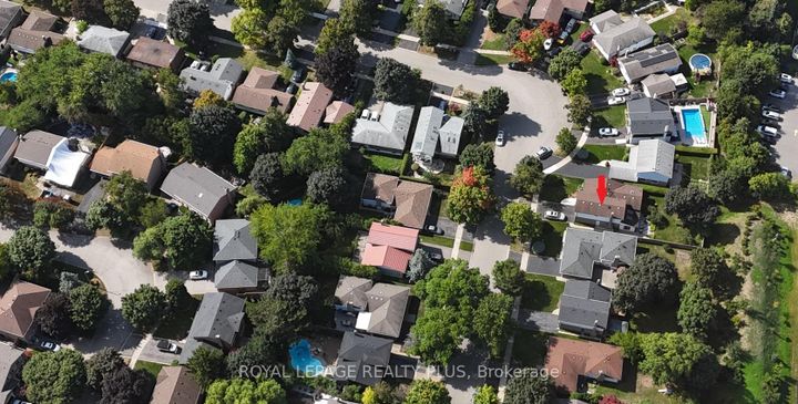 Photo 43 at 2335 Wyandotte Drive, WO West, Oakville