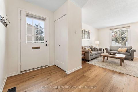 Photo 4 at 870 Boronia Crescent, Leslie Valley, Newmarket