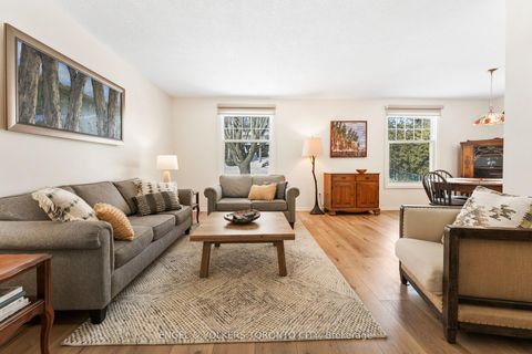 Photo 5 at 870 Boronia Crescent, Leslie Valley, Newmarket