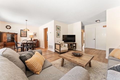 Photo 8 at 870 Boronia Crescent, Leslie Valley, Newmarket