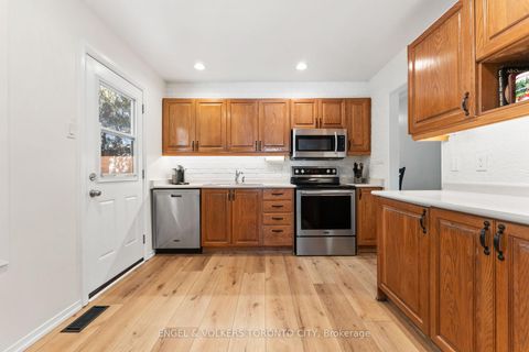 Photo 13 at 870 Boronia Crescent, Leslie Valley, Newmarket