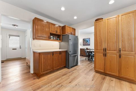 Photo 14 at 870 Boronia Crescent, Leslie Valley, Newmarket