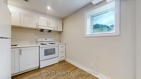 Photo 33 at 42 Foxberry Road, Sharon, East Gwillimbury