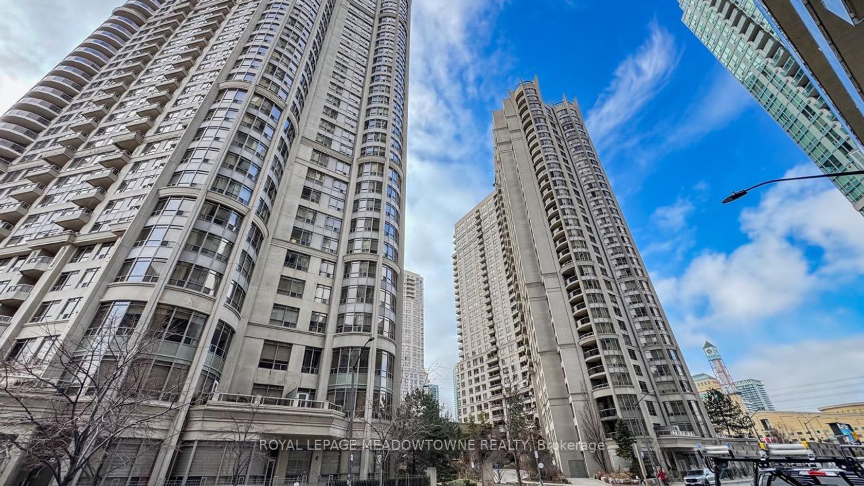 927 - 3888 Duke Of York Boulevard, City Centre, Mississauga by Loree Meneguzzi Real Estate 927 - 3888 Duke Of York Boulevard, City Centre, Mississauga