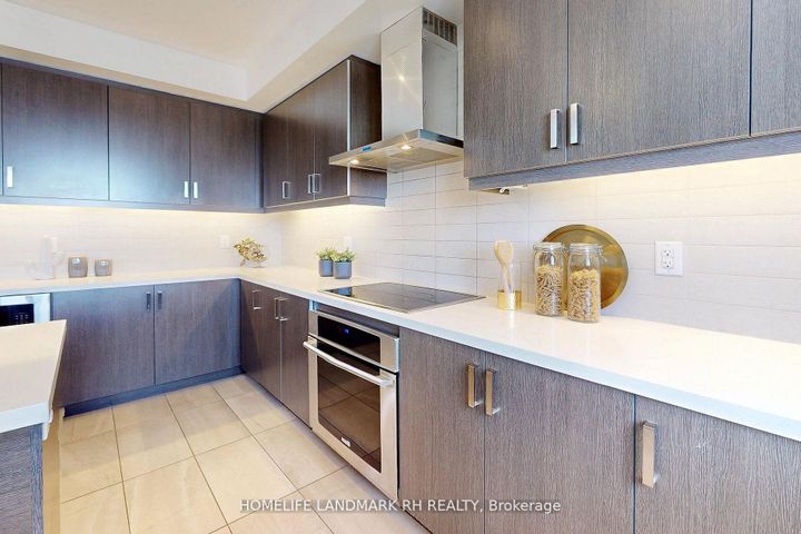 Photo 11 at TH #8 - 386 Highway 7, Doncrest, Richmond Hill