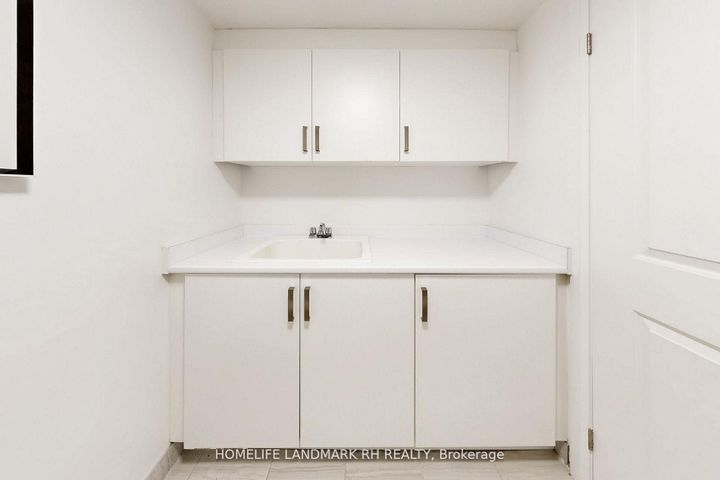 Photo 39 at TH #8 - 386 Highway 7, Doncrest, Richmond Hill