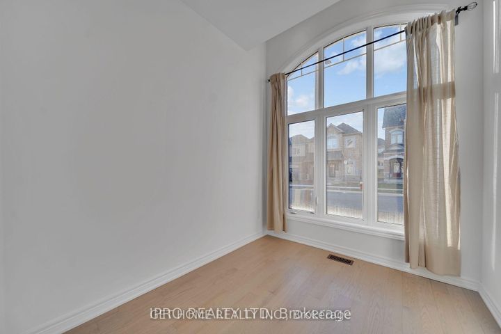 Photo 6 at 3950 Koenig Road, Alton, Burlington