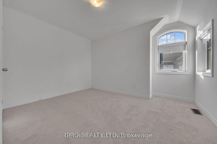 Photo 25 at 3950 Koenig Road, Alton, Burlington