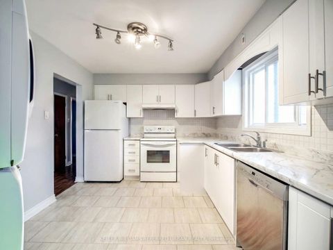 Photo 6 at 336 Brighton Avenue, Bathurst Manor, Toronto