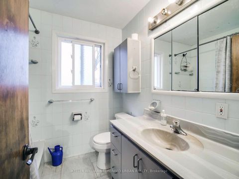 Photo 11 at 336 Brighton Avenue, Bathurst Manor, Toronto