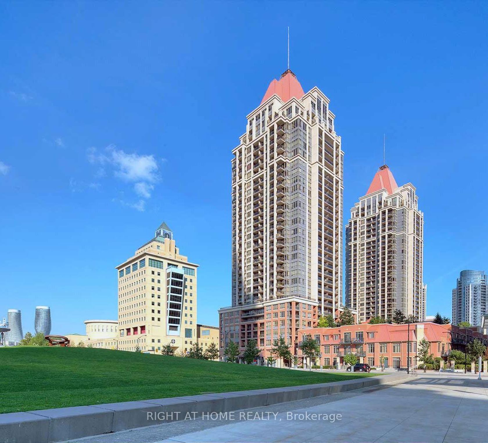 2906 - 4090 Living Arts Drive, City Centre, Mississauga by Loree Meneguzzi Real Estate 2906 - 4090 Living Arts Drive, City Centre, Mississauga