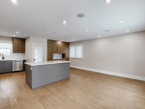 Photo 5 at 270 Brighton Avenue, Bathurst Manor, Toronto