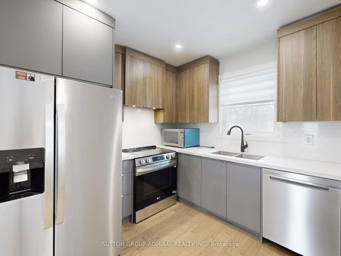 Photo 7 at 270 Brighton Avenue, Bathurst Manor, Toronto