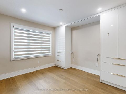 Photo 11 at 270 Brighton Avenue, Bathurst Manor, Toronto