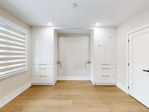 Photo 13 at 270 Brighton Avenue, Bathurst Manor, Toronto