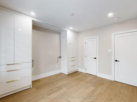 Photo 14 at 270 Brighton Avenue, Bathurst Manor, Toronto