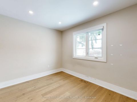 Photo 18 at 270 Brighton Avenue, Bathurst Manor, Toronto