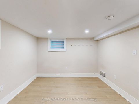 Photo 26 at 270 Brighton Avenue, Bathurst Manor, Toronto