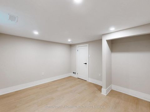 Photo 31 at 270 Brighton Avenue, Bathurst Manor, Toronto