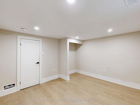 Photo 32 at 270 Brighton Avenue, Bathurst Manor, Toronto