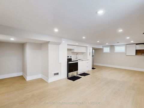 Photo 34 at 270 Brighton Avenue, Bathurst Manor, Toronto