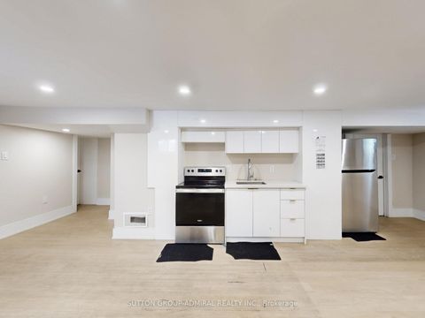 Photo 35 at 270 Brighton Avenue, Bathurst Manor, Toronto