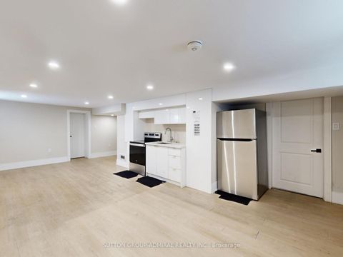 Photo 36 at 270 Brighton Avenue, Bathurst Manor, Toronto