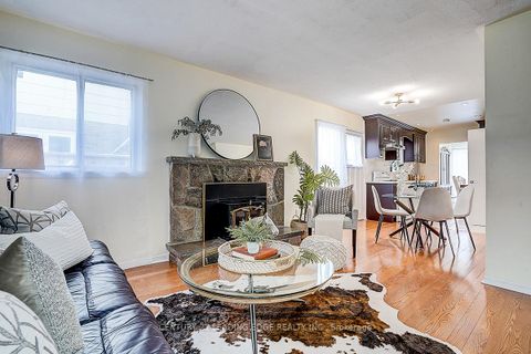 Photo 11 at 328 Chartland Boulevard S, Agincourt North, Toronto