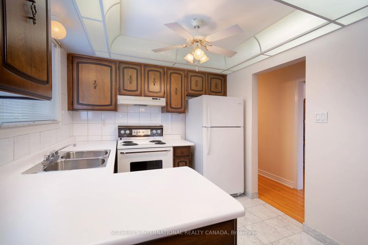 Photo 9 at 90 Andrew Park, West Woodbridge, Vaughan