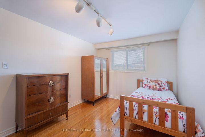 Photo 10 at 90 Andrew Park, West Woodbridge, Vaughan