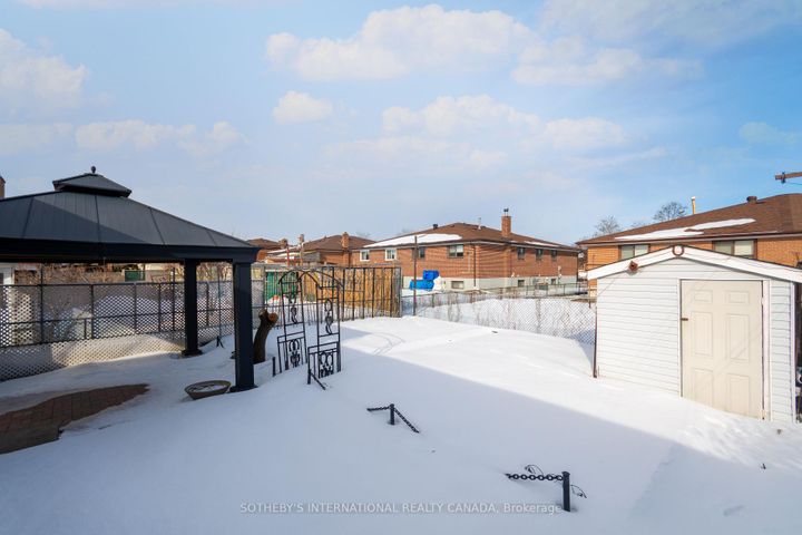 Photo 27 at 90 Andrew Park, West Woodbridge, Vaughan