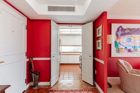 Photo 3 at 403 - 900 Yonge Street, Annex, Toronto