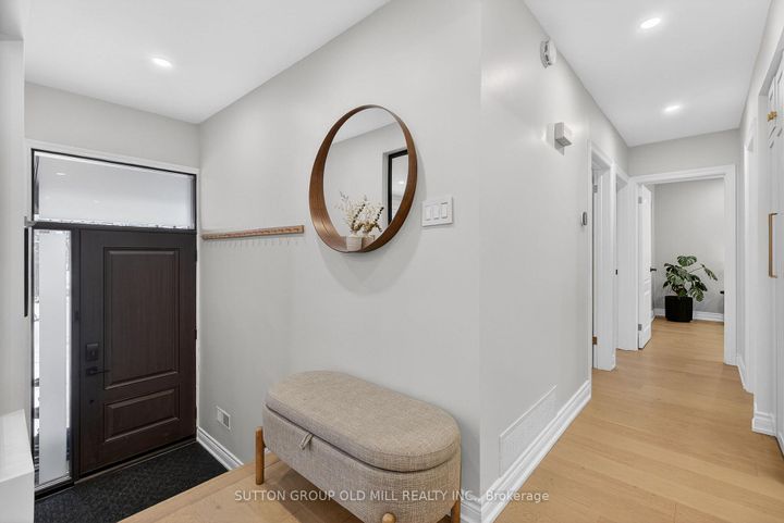 Photo 5 at 16 Brook Tree Crescent, Richview, Toronto