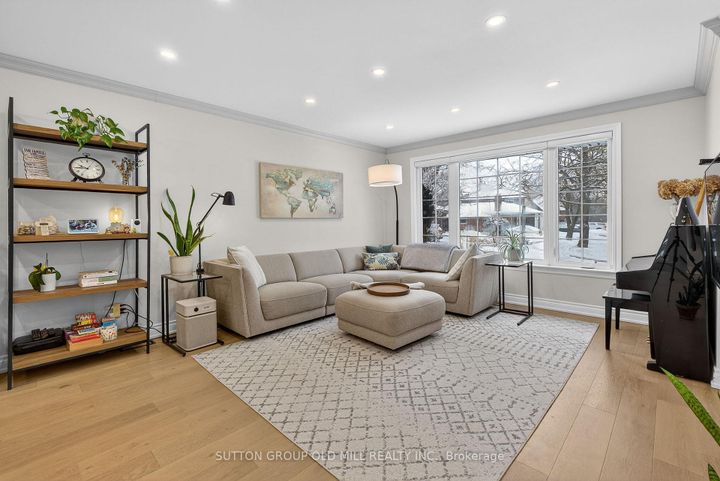 Photo 6 at 16 Brook Tree Crescent, Richview, Toronto