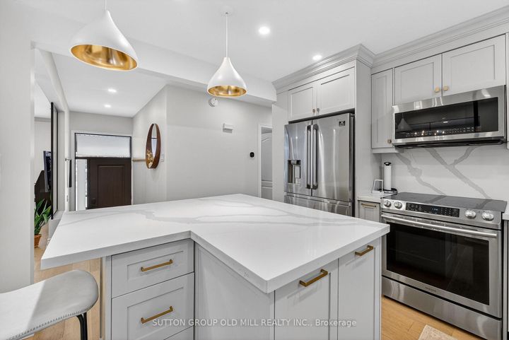 Photo 16 at 16 Brook Tree Crescent, Richview, Toronto