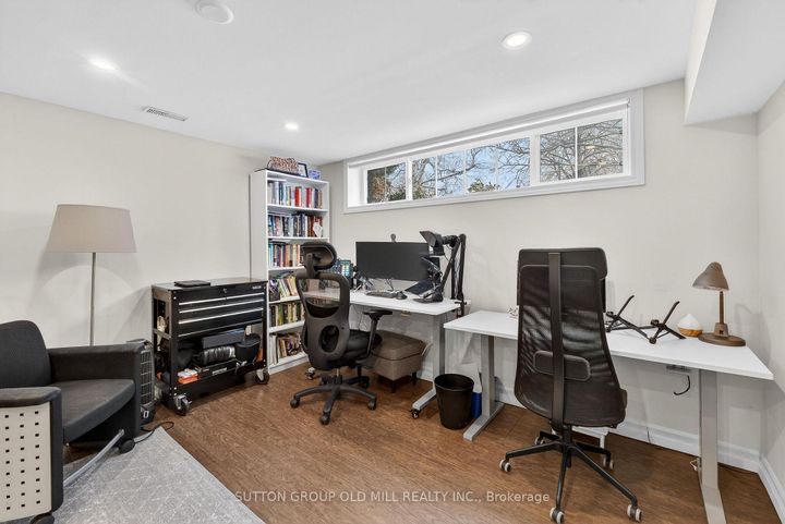 Photo 33 at 16 Brook Tree Crescent, Richview, Toronto