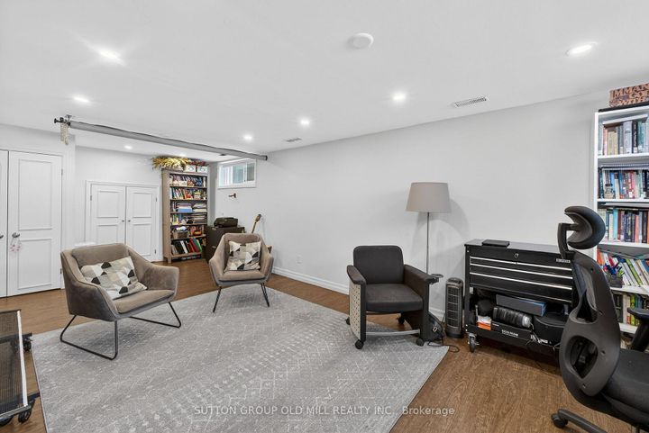 Photo 34 at 16 Brook Tree Crescent, Richview, Toronto