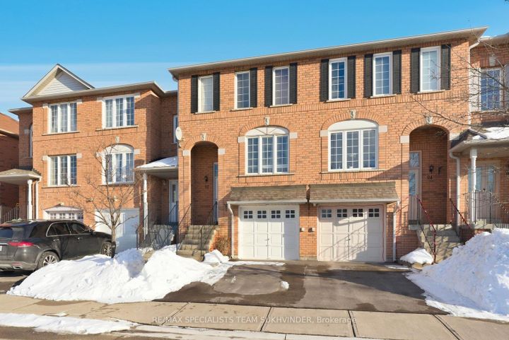 Photo 4 at 92 - 2 Clay Brick Court, Brampton North, Brampton