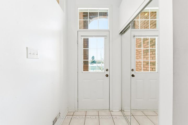 Photo 6 at 92 - 2 Clay Brick Court, Brampton North, Brampton