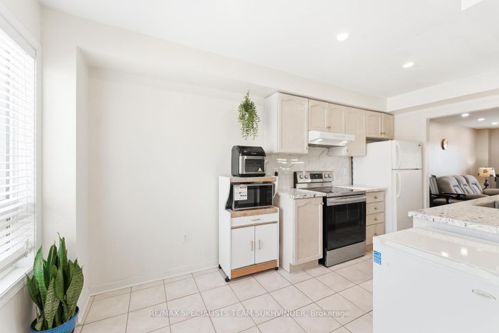 Photo 13 at 92 - 2 Clay Brick Court, Brampton North, Brampton