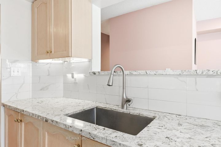 Photo 15 at 92 - 2 Clay Brick Court, Brampton North, Brampton