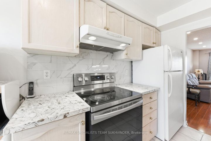 Photo 17 at 92 - 2 Clay Brick Court, Brampton North, Brampton