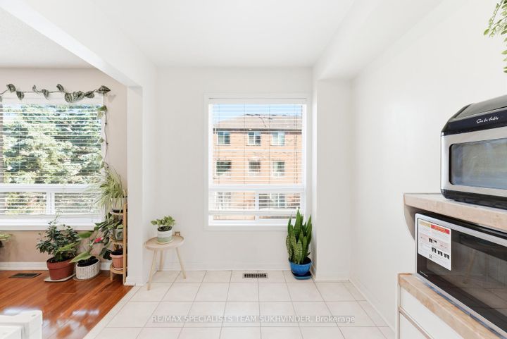 Photo 19 at 92 - 2 Clay Brick Court, Brampton North, Brampton