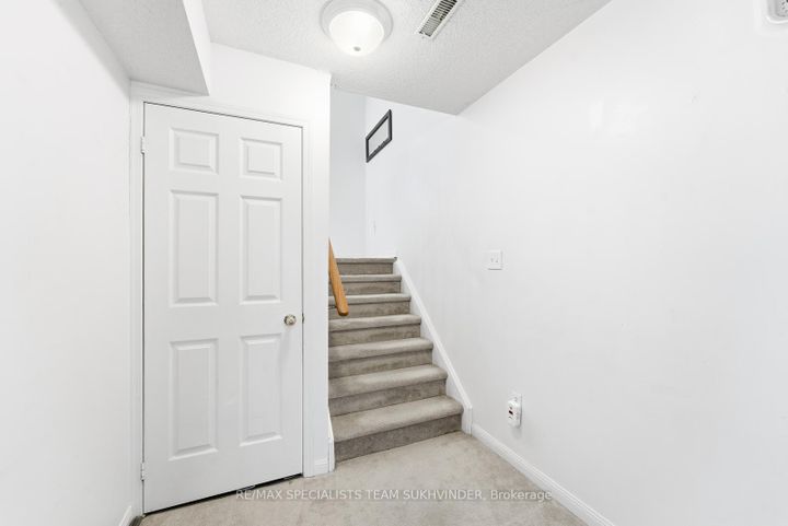 Photo 29 at 92 - 2 Clay Brick Court, Brampton North, Brampton