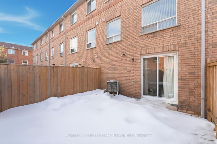 Photo 33 at 92 - 2 Clay Brick Court, Brampton North, Brampton