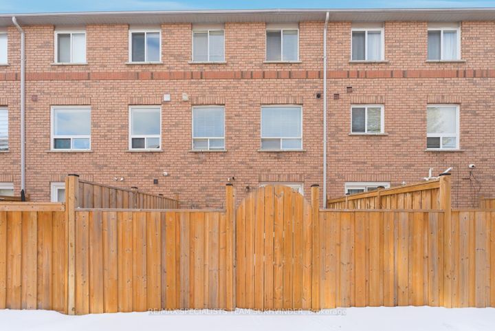 Photo 35 at 92 - 2 Clay Brick Court, Brampton North, Brampton