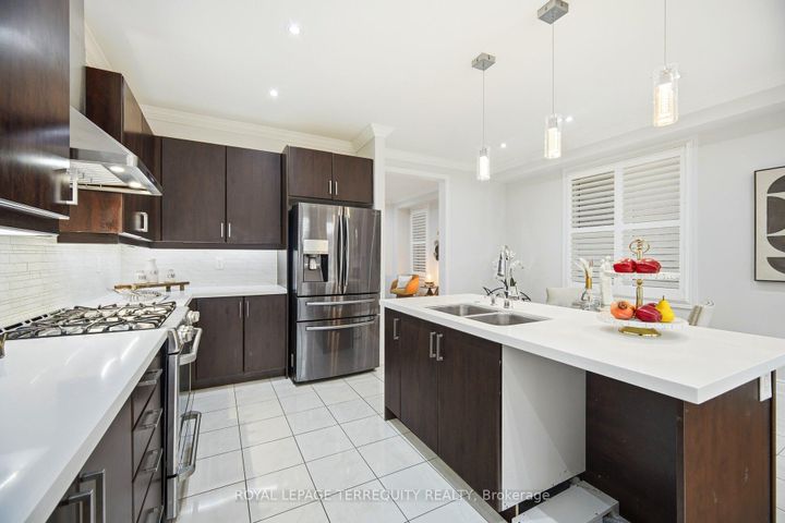 Photo 8 at 86 Hatton Garden Road, Vellore Village, Vaughan