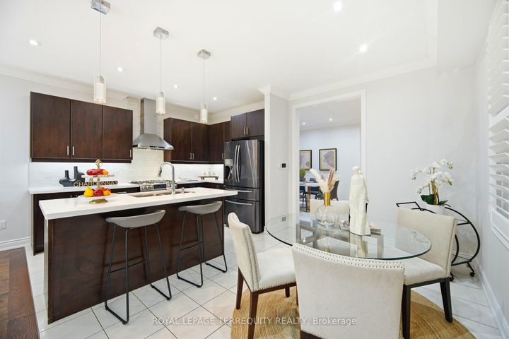 Photo 11 at 86 Hatton Garden Road, Vellore Village, Vaughan