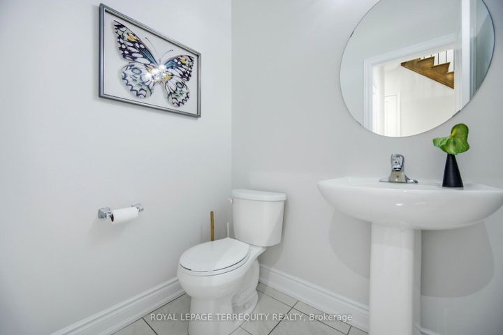 Photo 18 at 86 Hatton Garden Road, Vellore Village, Vaughan